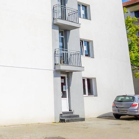 Apartament Cu O Camera 아라드 외부 사진